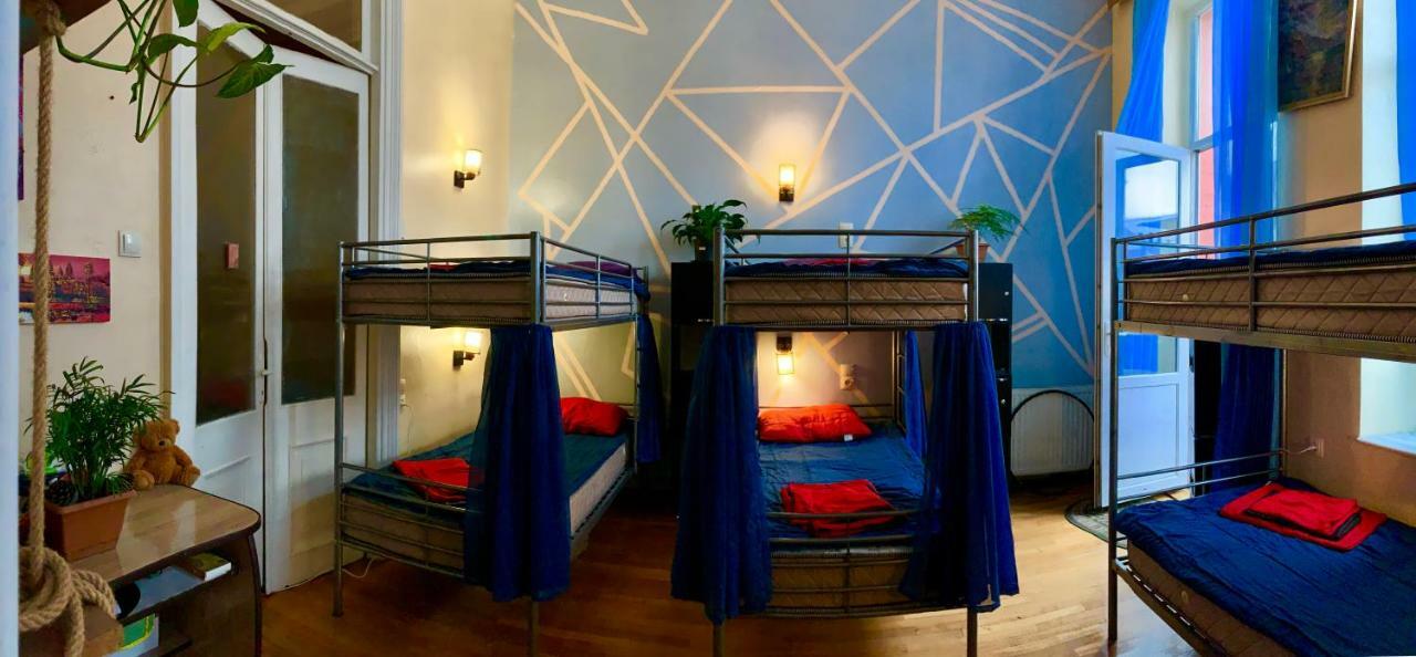 Lilus Hostel 巴统 外观 照片